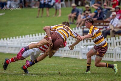 Defences dominated on Meadows. Photo; Martin Ashworth