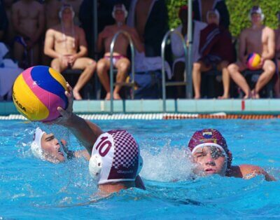 There was little to separate the sides when Kearsney College and Paul Roos Gimnasium did battle. In the end, after 15 goals were scored, Paul Roos had won by one.