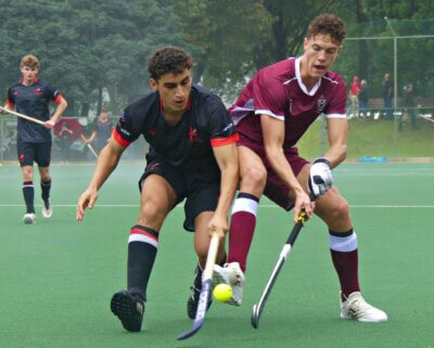 In occasional mist and rain, Kearsney and Clifton produced an enthralling contest that ended in a 2-2 draw. Photo: Brad Morgan.