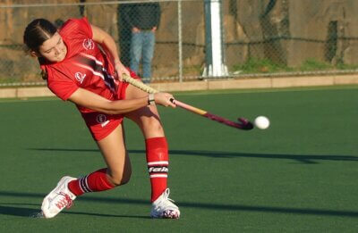 Kerryn Gillies opts for an aerial attack in Eastern Province's hard-fought win over Boland. Photo: Brad Morgan.