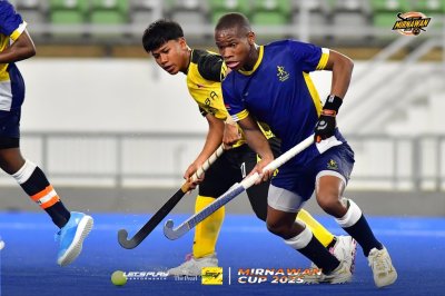 SA U17 boys' vice-captain, Andile Lembethe in action for the side at the Dato Mirnawan Cup. Photo: National Hockey Development Program (NHDP)