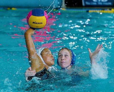 In the girls' u16 competition, there was little to separate Western Province A, Central Gauteng A, and KwaZulu-Natal after the completion of the group stage. Photo: Frans Lombard.