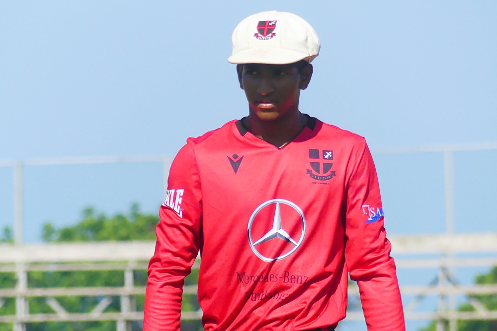 Clifton on track in W100 with third win in four games